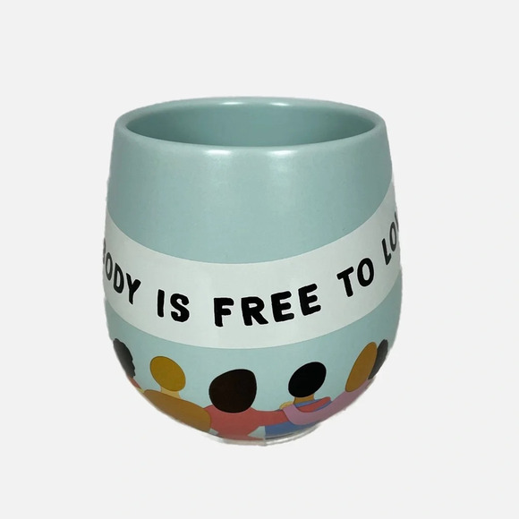 Indigo Mug “Everybody is Free to Love” Banner Coffee Ceramic Tea 14 oz. - Picture 3 of 9